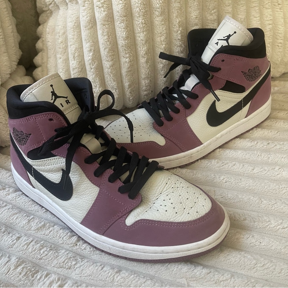 Women’s Nike Air Jordan’s in Mulberry Size 9